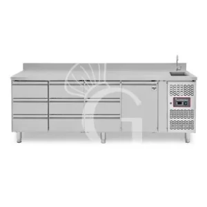 Tavolo refrigerato 9 cassetti 1 porta con lavello e alzatina, Prof. 700 mm, temp. +2°C/+8°C, completo di rubinetto Pagamento Sicuro
