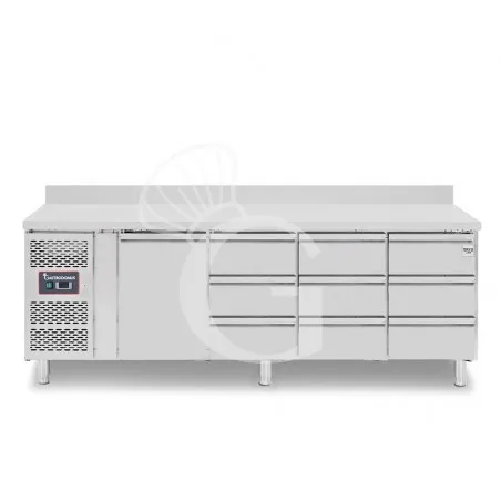 Bestseller Tavolo Refrigerato 9 cassetti 1 porta 700 mm -2°C/+8°C alzatina, motore a sinistra