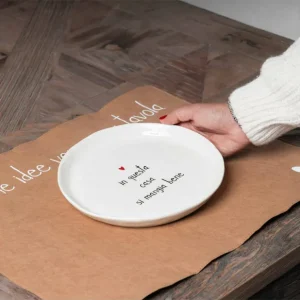 Di Tendenza Simple Day Piatti Da Dessert In Questa Casa Si Mangia Bene Set 2 Pz