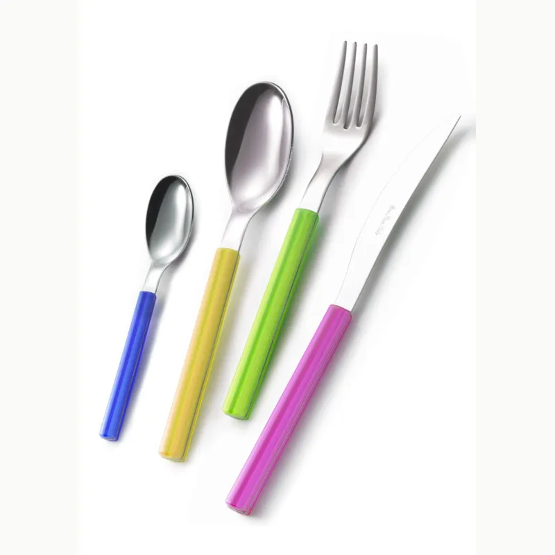 Reso Gratuito Servizio Posate Colorate 24 pezzi SKY 6 Coltello 6 Forchetta 6 Cucchiaio 6 Cucchiaino caffè Materiale 18/0 AISI 430 Nichel Free (Colore Misto 24 pezzi) blu-giallo-verde-fucsia Eme Posaterie