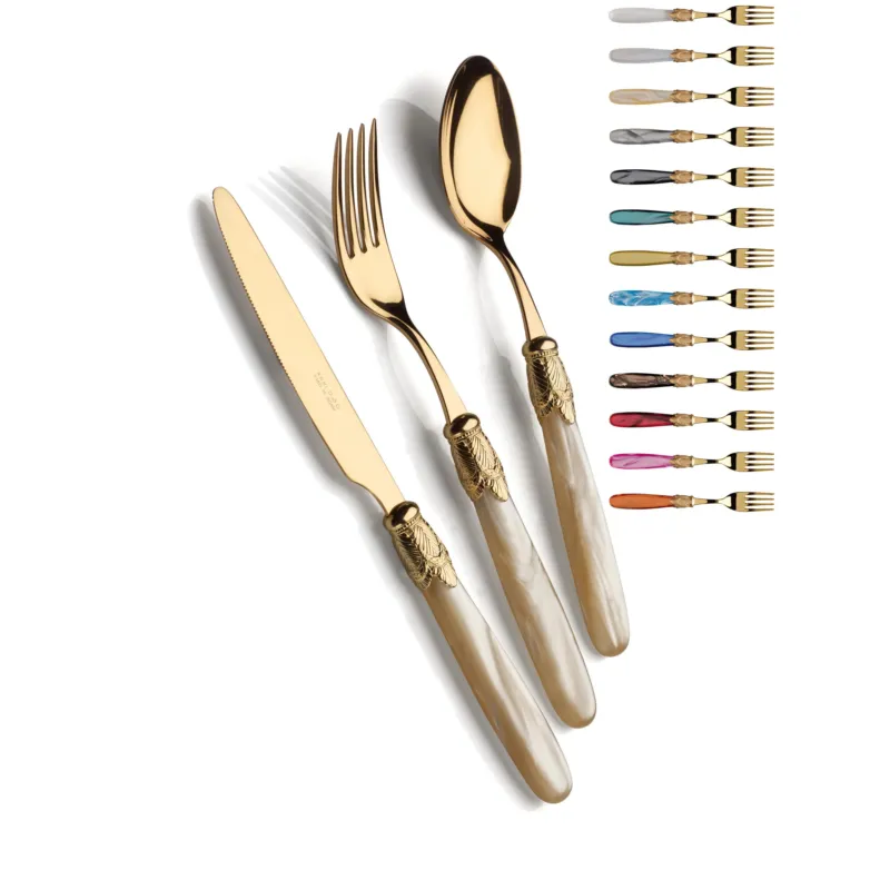 Prezzo Scontato Servizio posate 24 pezzi ISCHIA Ghiera ORO Lucido e ORO in acciaio inox 18/10 lucido spessore 2,5 mm Manico in acrilico madreperlato con ghiera oro lucido Domus e Design Trasparente