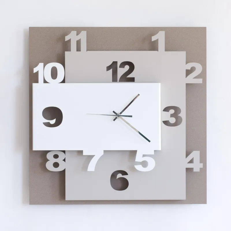 Offerta Speciale Orologio da parete composto da tre livelli. I due più superficiali sono di forma rettangolare ZIGGURAT dimensioni 40x8x h 40 cm colore Bianco Beige e Sabbia Arti e Mestieri