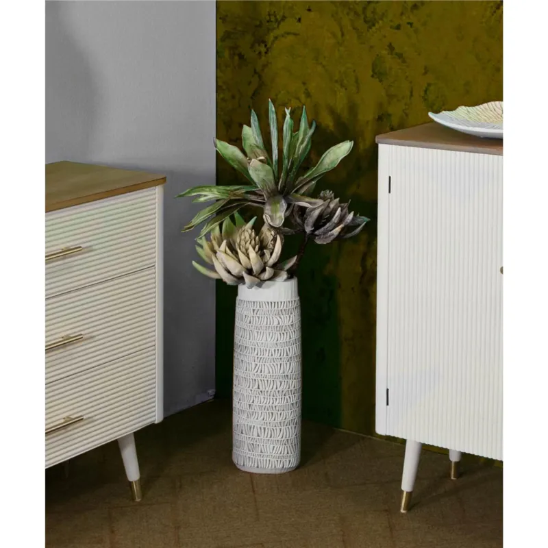 Vaso con eleganti decorazioni intagliate Decorato, NAIROBI, 30,5x11,5xh46,5 cm diametro superiore Ø 4 cm in Polyresin grigia Mauro Ferretti Compra Online