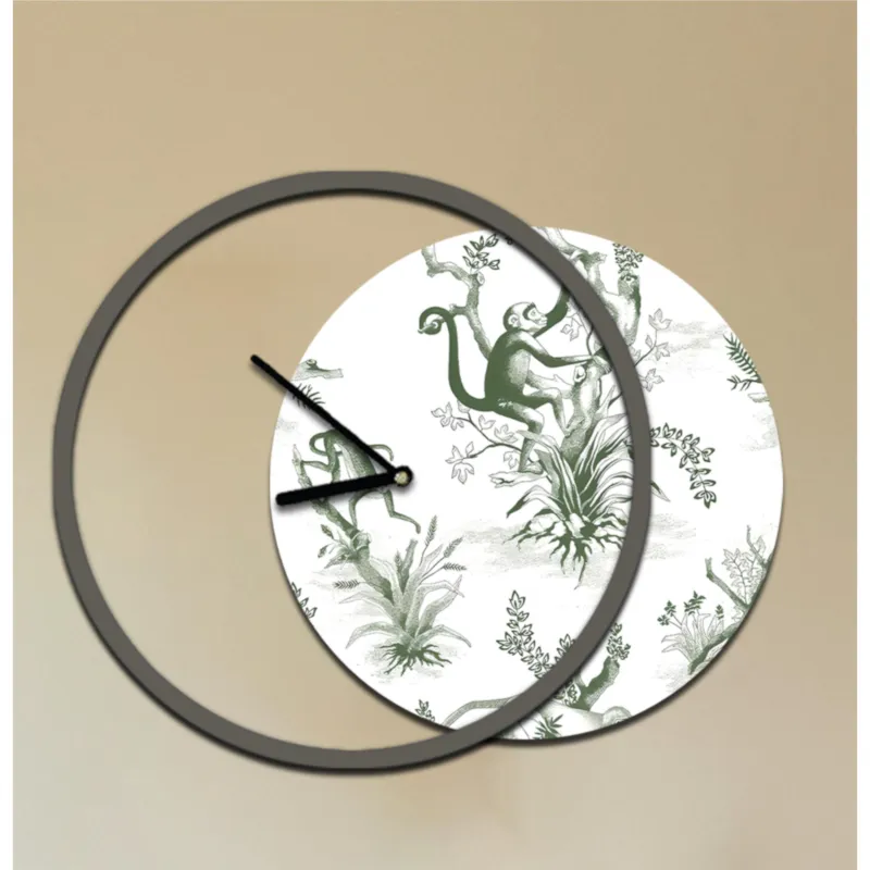 Orologio da parete rotondo MONKEY Moderno Diametro 60-max 75 x5 cm in legno con lancette nere , Rami e foglie nel colore verde I Dettagli Spedizione Espresso