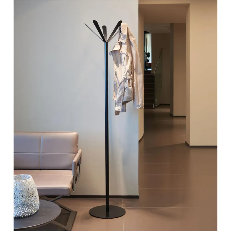 Appendiabiti in metallo verniciato base in legno con finitura antigraffio Ø40xh174cm JUTA Colore Nero Emporium Must-Have