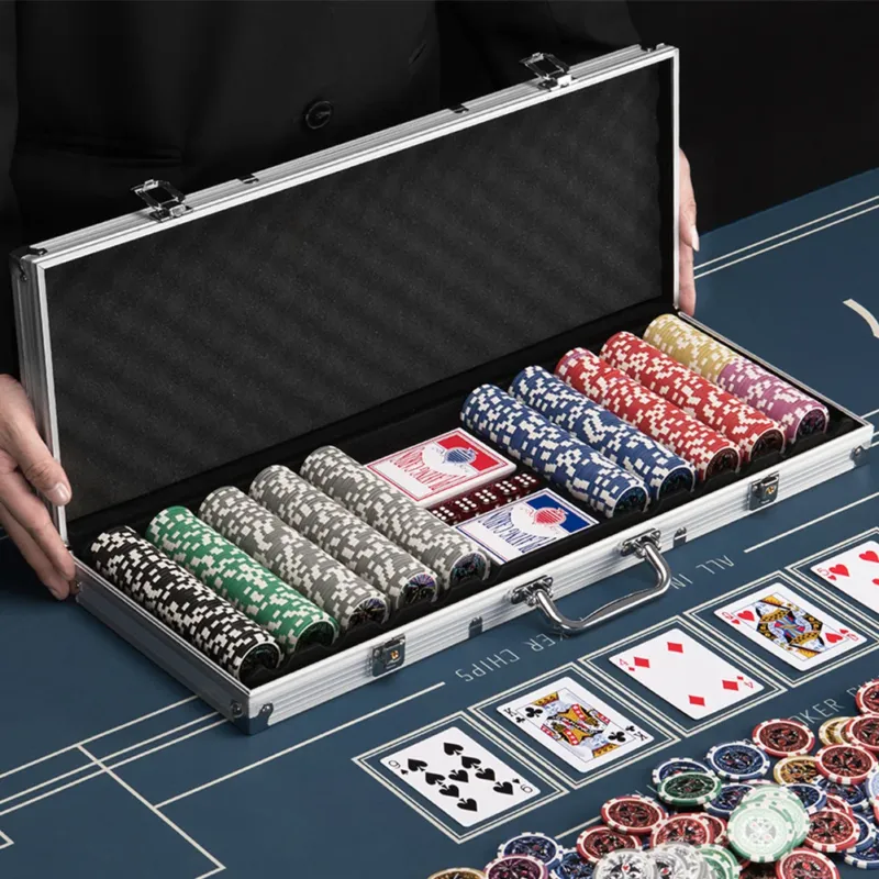 Prezzo Scontato Set Valigetta Poker 500 Chip Fiches in Alluminio 2 Mazzi Texas Hold‘em Blackjack