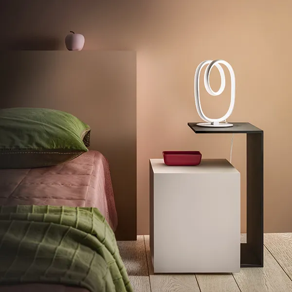Diva lampada da tavolo di design Offerta Lampo