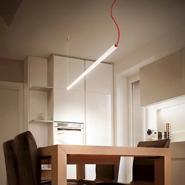 Lieve lampada a sospensione lineare Prezzo Scontato