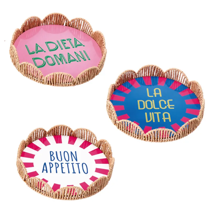 Vassoio tondo colorato in MDF con scritte assortito – ⌀ 26 x h 5 cm Occasione